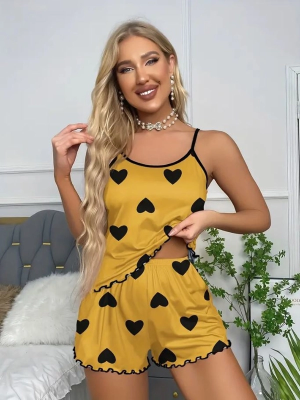 Askılı Kalp Desenli Sarı Renk Şortlu Pijama Takımı