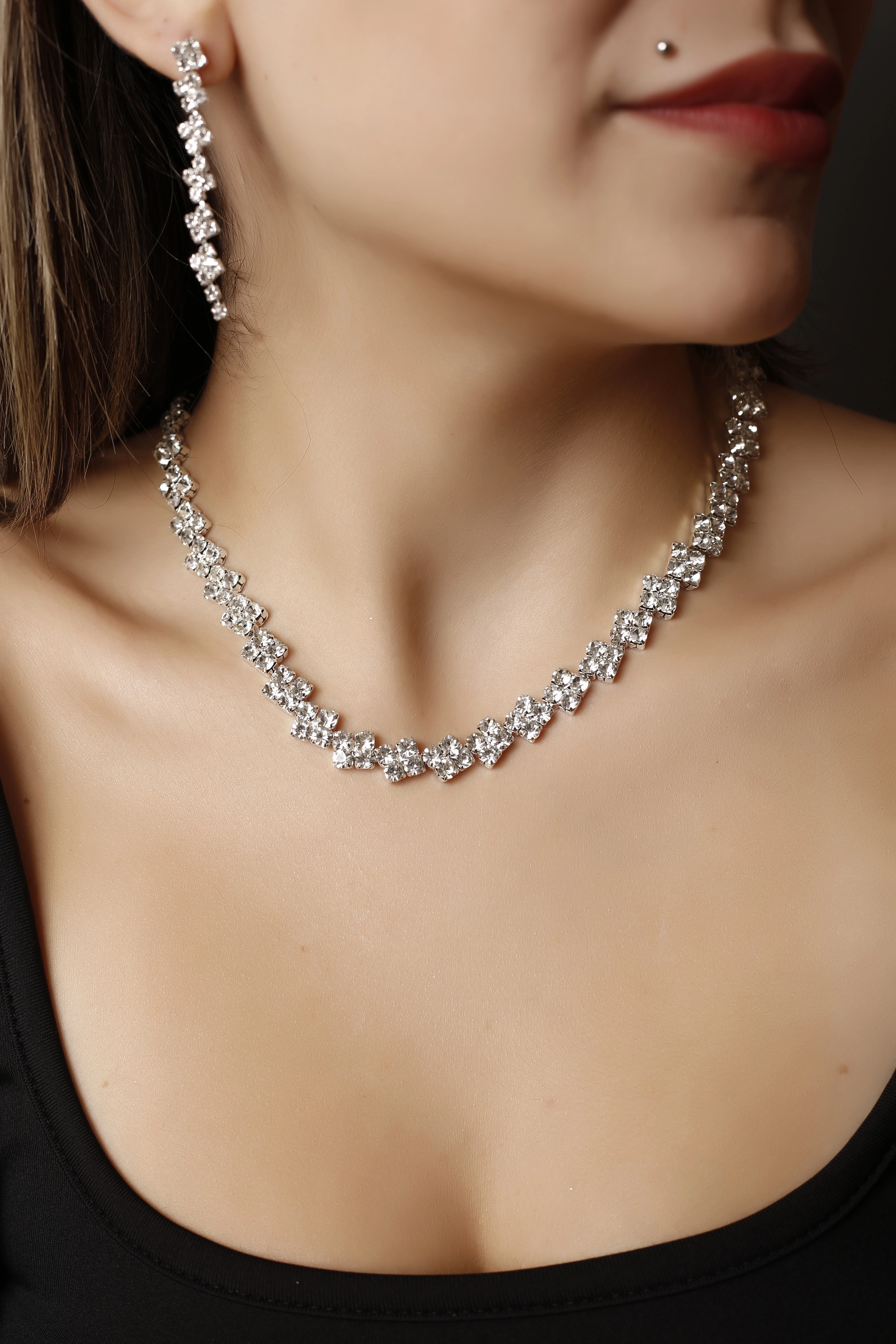 Çapraz Desenli Choker Kolye Küpe Set | Taşlı Ayarlanabilir 2’li Takı Set