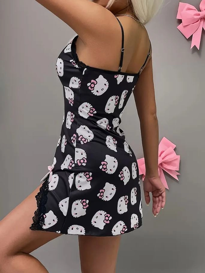 Hello Kitty Seksi Derin V Yaka Dantel Detaylı Yırtmaçlı Gece Elbisesi - Yumuşacık Gecelik