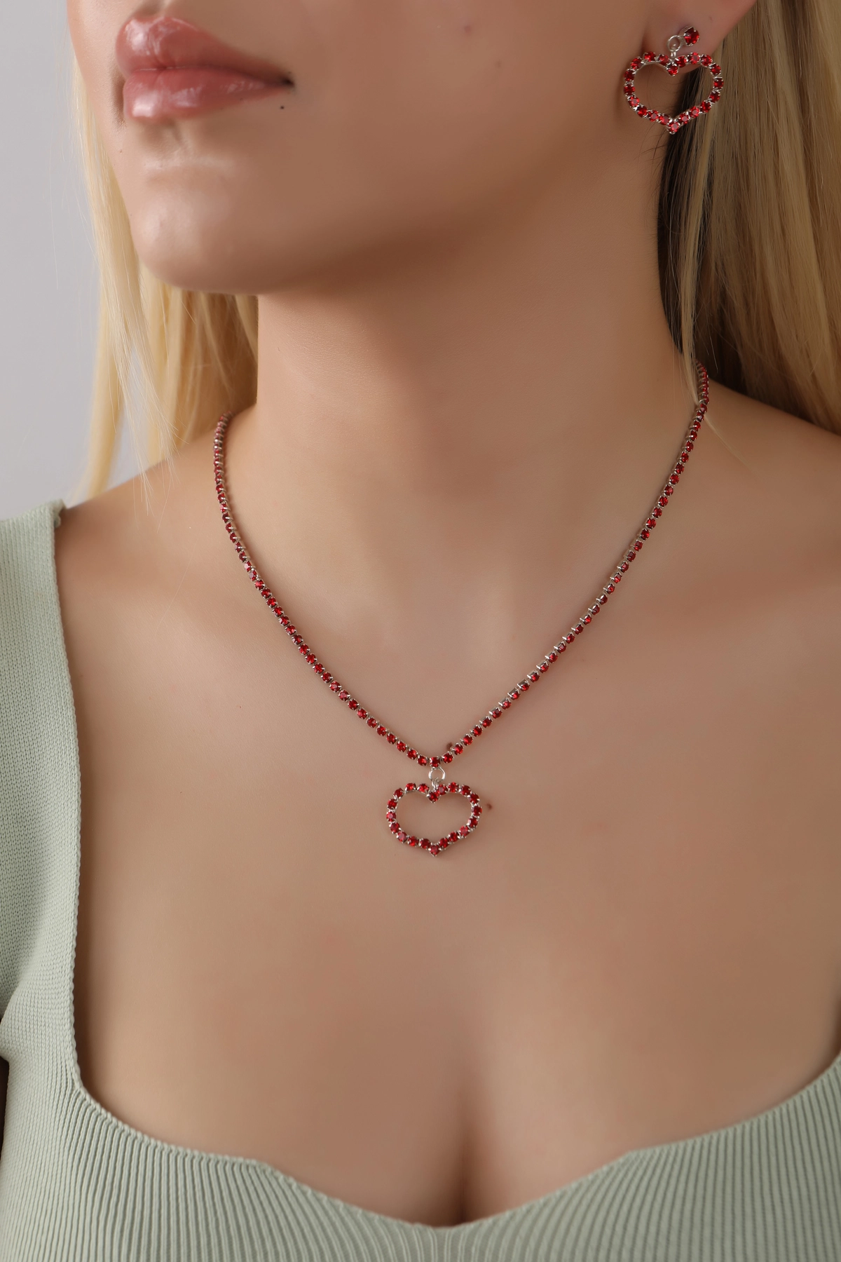 Su Yolu Kırmızı Renk Taşlı Kalp Kolye Küpe Takı Seti – Şık & Hediye